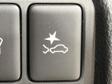 【三菱e-Assist】走行中に前方の車両等を認識し、衝突しそうな時は警報とブレーキで衝突回避と被害軽減をアシスト。より安全にドライブをお楽しみいただけます。