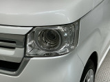 LEDヘッドライトは、点灯の瞬間から最大光量を発揮し、突然暗くなるトンネルなどでの安定感を高めます。