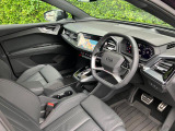 Audiのインテリアはエクステリア同様、優れたデザイン性とクオリティ、そして機能性を兼ね備えております。