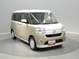 【右前斜め】ボンネットの先が見やすく車両感覚が掴みやすい設計です。毎日の運転を優しくサポートしてくれます。
