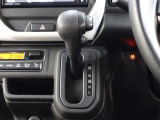 ストレート式のシフトレバーを採用しております♪シンプルなので、誰でも使いやすいですネ☆
