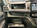 収納スペースもたくさん有ります☆車検証や小物類などすっきり収納♪