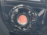 オールシーズン快適にドライブできます!温度をセットするだけで常に快適な温度を保ってくれるオートエアコン、大変に便利な装備です。