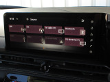 ナビゲーションは純正10インチコネクトナビを装着しております。AM、FM、Bluetooth、フルセグTVがご使用いただけます。初めて訪れた場所でも安心ですね!