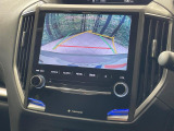 【バックカメラ】駐車時に後方がリアルタイム映像で確認できます。大型商業施設や立体駐車場での駐車時や、夜間のバック時に大活躍!