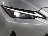 LEDヘッドランプには「オートマチックハイビームシステム」を搭載。夜間走行時にハイビームで走行可能と判断した場合、ロービームとハイビームを自動的に切り替え、前方視界確保をアシストします。