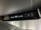 3列目まで涼しくお過ごしいただけるリアエアコン付きです!