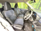 運転席シート廻りは使用感も少なく、良好な状態となっています。前オーナー様が丁寧に使っていたことがよくわかりますね。