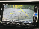 【バックカメラ】駐車時に後方がリアルタイム映像で確認できます。大型商業施設や立体駐車場での駐車時や、夜間のバック時に大活躍!運転スキルに関わらず、今や必須となった装備のひとつです!