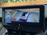 【パノラミックビューモニター】専用のカメラにより、上から見下ろしたような視点で360度クルマの周囲を確認することができます☆死角部分も確認しやすく、狭い場所での切り返しや駐車もスムーズに行えます。