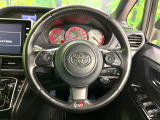【GR専用革巻きステアリング】上質な革を使用することで、手にしっかり馴染みとても運転しやすいハンドルです♪