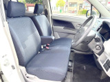 運転席シート廻りは使用感も少なく、良好な状態となっています。前オーナー様が丁寧に使っていたことがよくわかりますね。