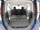 どっかり開きましたトランク。荷物だってたくさん入ります。
