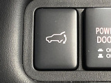 【パワーバックドア】スマートキーや運転席のボタンを押すだけでリアゲートが自動で開閉します!荷物を持っている時や、高い位置にあるバックドアを閉める際に便利な機能です♪