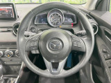 【純正革巻きステアリング】上質な革を使用することで、手にしっかり馴染みとても運転しやすいハンドルです♪