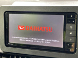 【純正ナビ】人気の純正ナビを装備しております。ナビの使いやすさはもちろん、オーディオ機能も充実!キャンプや旅行はもちろん、通勤や買い物など普段のドライブも楽しくなるはず♪
