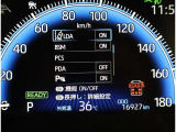 コーナーセンサーを車の前後に装備。障害物までの距離に応じて警告音を変えてお知らせ。縦列駐車時や駐車場・車庫などでの取り回しをサポートします。詳細は販売店スタッフまでおたずねください。