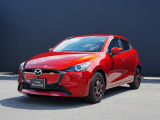 世界統一名称の『MAZDA2』となったコンパクト。「Be a Driver」のスローガンのもと、最適なドライビングポジションを提供できる室内空間と思い通りの走行性能を持った、クラスを超えたお車です!
