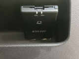 ETC車載器付きです♪高速道路をスイスイと通過!で、キャシュレス!クルマは料金所をノンストップで通過することができます☆
