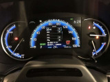 とっても見やすいメーターです。夜間時はラグジュアリーな気分にさせてくれる照明が魅力ですので、夜のドライブも楽しみになりますよ♪
