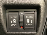 リアドアは乗り降りに便利な両側電動スライドドアです。また運転席に座っていながらスイッチ操作で自在にスライドドアを開け閉めできます。