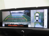 パノラミックビューモニター搭載。カメラで車両周囲の状況を映し出すため、狭い場所での駐車などに役立ちます。