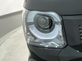 LEDヘッドライトは、点灯の瞬間から最大光量を発揮し、突然暗くなるトンネルなどでの安定感を高めます。