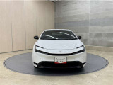 お車購入のポイントとなるフロントマスクです!シャープな目つきが印象的なデザインのヘッドランプです。