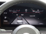 【メーターパネル】素早く車の情報が読み取れる、視認性に優れたシンプルなデザインのメーターパネルです。