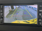 バックモニター装備で、運転席からクルマ後方の状況を確認できて便利です。
