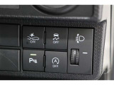 ■衝突回避支援機構■自動車に搭載したレーダーやカメラからの情報をコンピュータが解析し、運転者への警告やブレーキの補助操作などを行います。事故予防に!