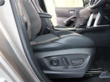 パワーシート搭載。微妙な調整が手軽にでき、ピッタリなポジションで運転することが可能です。