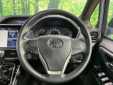 【純正革巻きステアリング】上質な革を使用することで、手にしっかり馴染みとても運転しやすいハンドルです♪