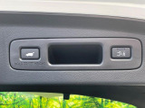 【パワーバックドア】スマートキーや運転席のボタンを押すだけでリアゲートが自動で開閉します!荷物を持っている時や、高い位置にあるバックドアを閉める際に便利な機能です♪