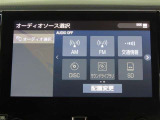 トヨタ純正10インチディスプレイオーディオ装備。