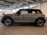 MINI自動車保険をご存知でしょか?万が一の事故の際、当社とMINI保険を引受している国内大手損保会社と連携して迅速に対応いたします。長期保険もお取り扱いしております。是非お話させてください。