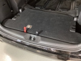 アイデア次第でいろいろな使い方ができる広くて使い勝手のいい荷室。