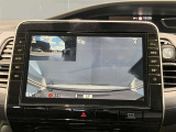 前方の映像だけでなく、車内から後方の映像もばっちり記録します