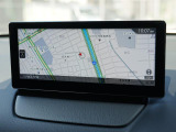 マツダコネクトの8.8インチワイドセンターディスプレイです。『Android Auto』『Apple CarPlay』や独自のコネクテッドサービスに対応したインターフェイスシステムです。