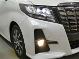 LEDヘッドライトです。デザイン性がよくとても明るいので、夜間の走行や悪天候でも安心です。しかも長寿命!