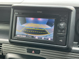 バックカメラ付きで駐車の際も安心です。