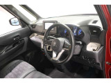 運転席周りは遊びにも通勤にも普段のお買い物にもピッタリ。日々のドライブに居心地のよいレイアウトです。