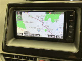 純正ナビを装備。タッチパネル式で使いやすく、お出かけもラクラクです。