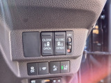 リア両側パワースライドドアです。運転席にある、このスイッチによる操作もできます。