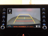バックガイドモニターで、後方を確認しながら安心して駐車することができます。運転初心者も熟練者も必須の機能ですよ!
