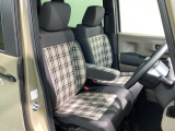 運転席、助手席☆ともに広々としており、ゆとりのある空間となっております♪