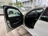 BMW正規ディーラー BMW Premium Selection調布の認定中古車です。厳しい基準をクリアした高品質車両のみ販売。BMW認定中古車保証付き(最長4年・距離無制限)、全国納車対応可能です。