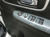 電動格納ミラーでよりコンパクトに!狭い駐車場でも安心です。