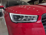 Audiが最初に採用したLEDポジショニングランプ。シャープなラインで昼間でも点けていたいと思うほど上品でオシャレです。夜間走行時はさらに目立ちます!