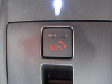 エアバッグ作動時や後突時、もしくは車内のSOSボタンを押した際に緊急通報オペレーターに連携し、救急・警察を手配します。更にオペレーターにも連携、お客様のご要望に応じてロードサービスの手配を行います。